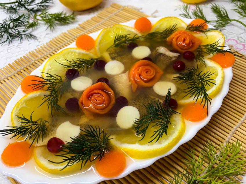 Украсить заливное из рыбы