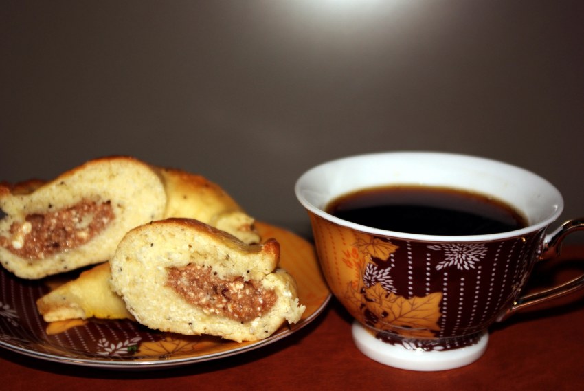 Открытый пирог с изюмом