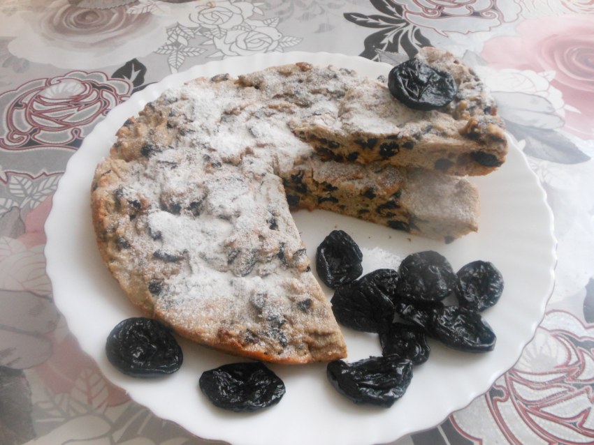 Пирог с курицей и черносливом