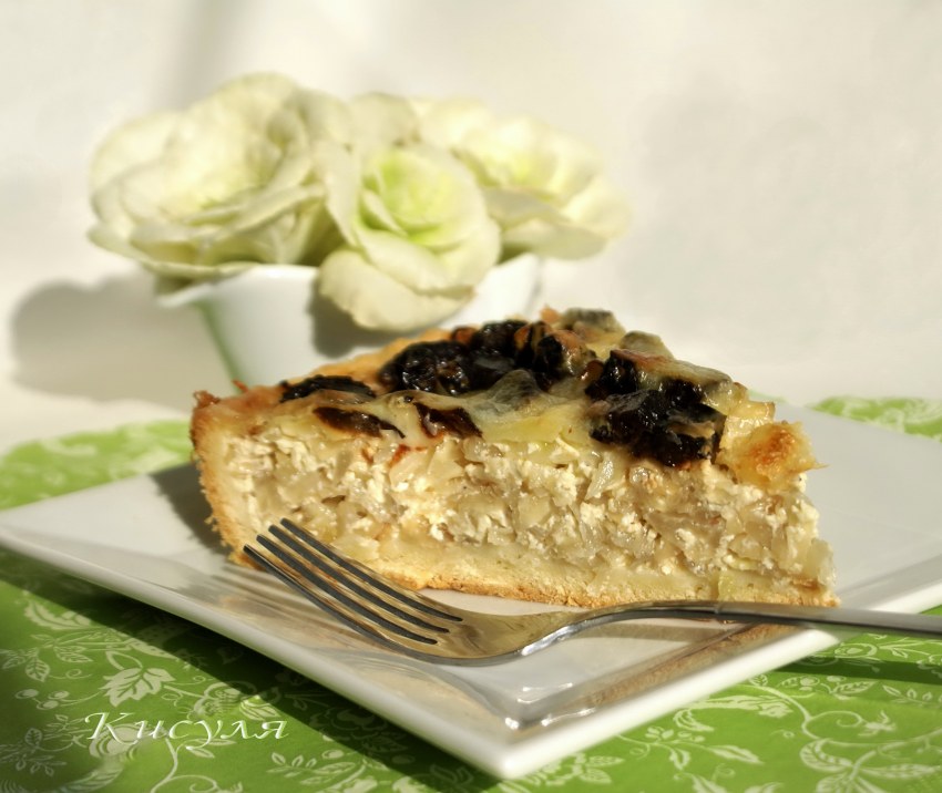 Пирог с черносливом и грецкими орехами
