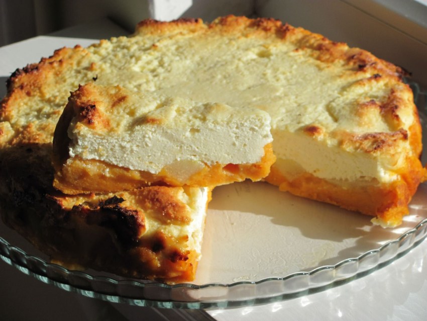 Тыквенная запеканка с творогом и яблоками в духовке