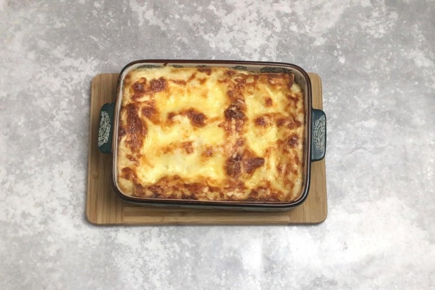 Лазанья с фаршем и соусом бешамель из лаваша