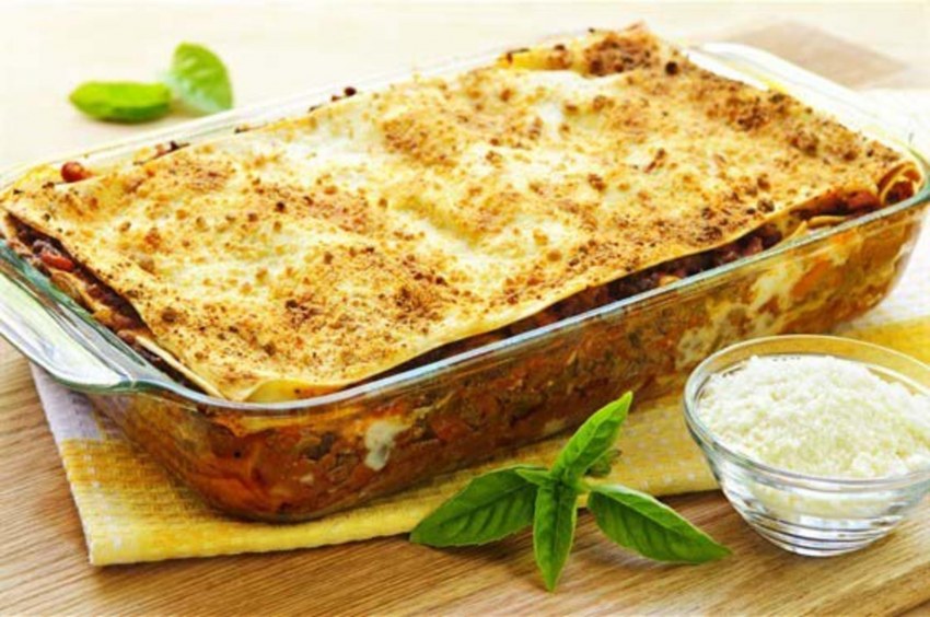 Лазанья куриная с соусом бешамель