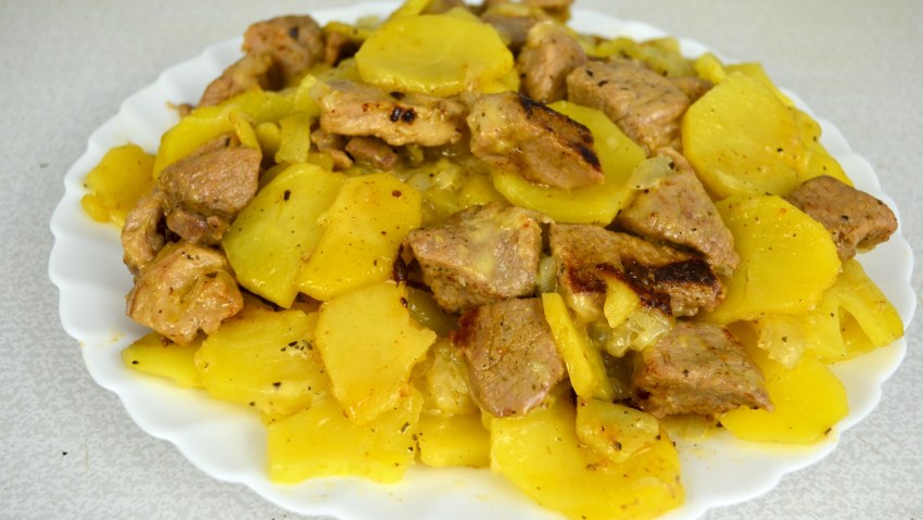 Картошка по домашнему с мясом