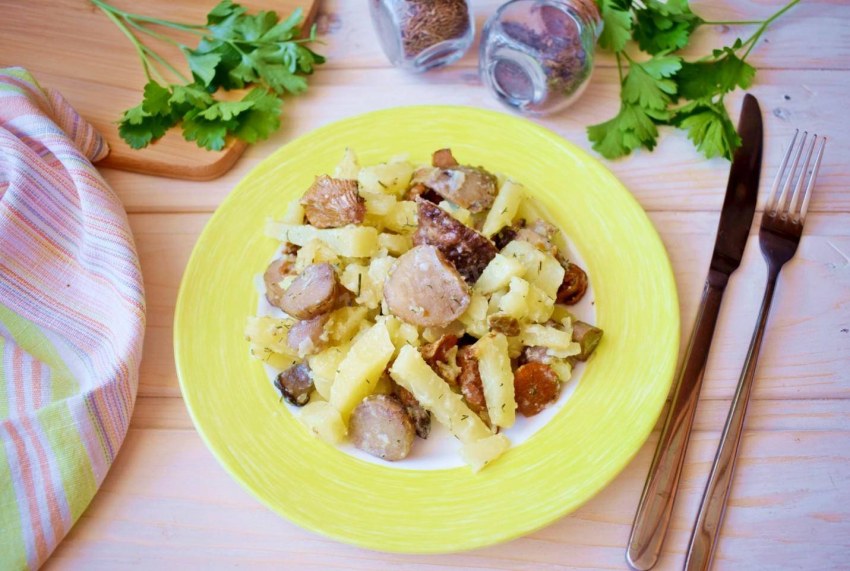 Картофель с шампиньонами в сметане
