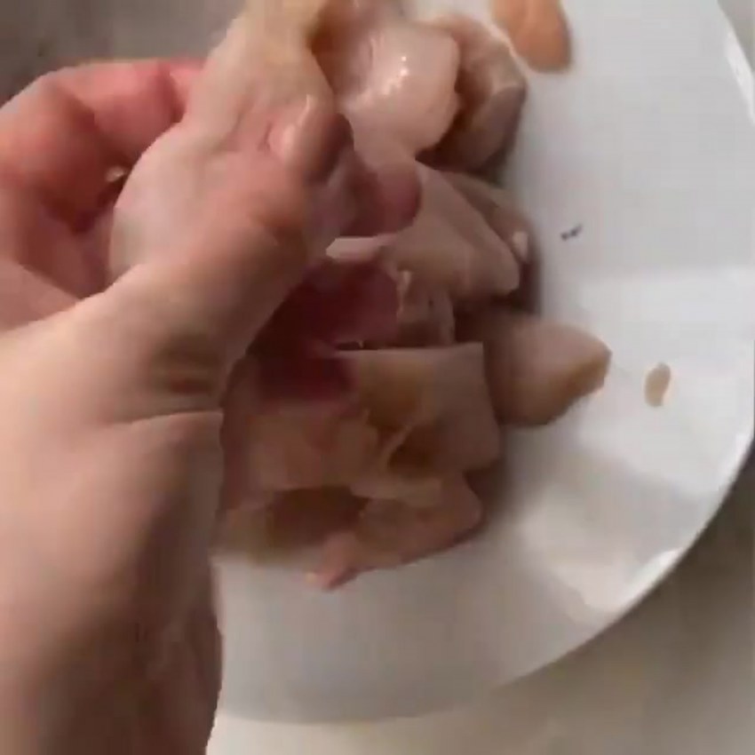 Куриная голень в казане
