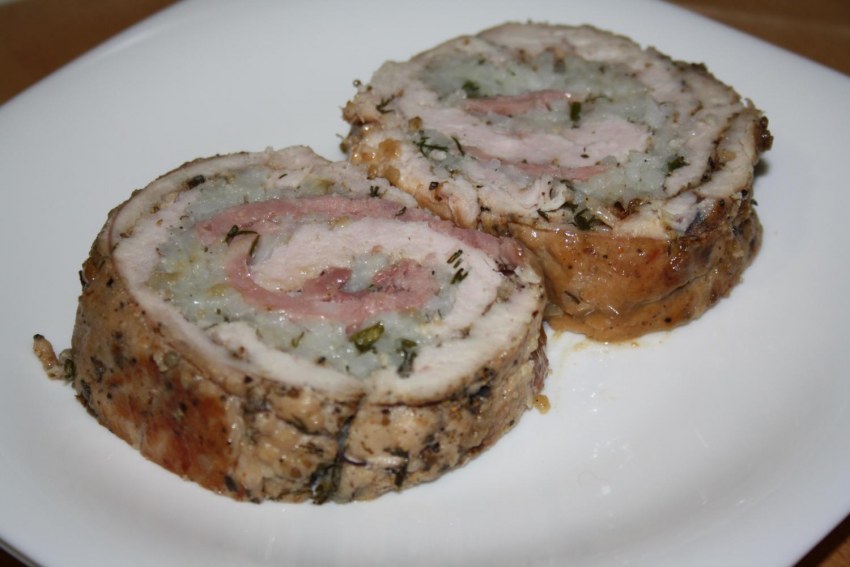 Мраморный рулет из курицы