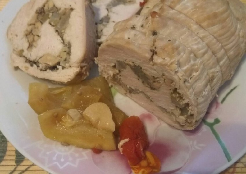 Рулетики из индейки с грибами