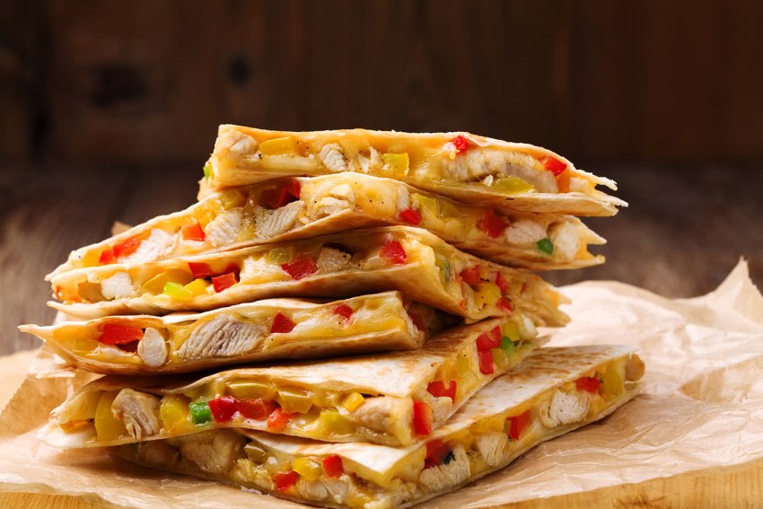 Мексиканская кесадилья с курицей
