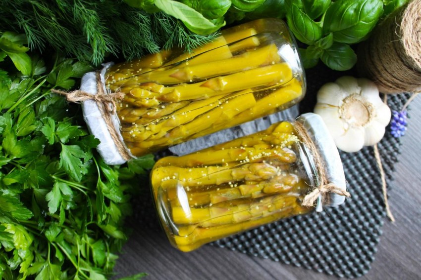 Спаржа белая маринованная
