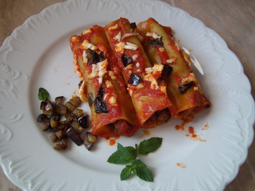 Каннеллони бешамель паста