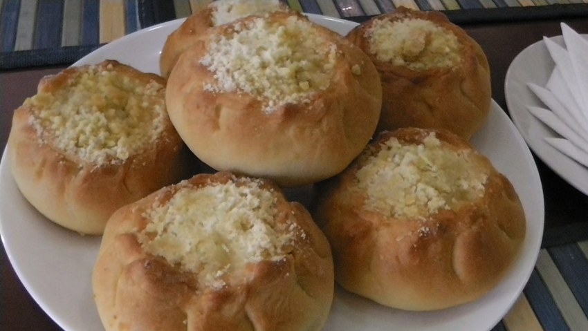 Пирог с рисом и изюмом и курагой