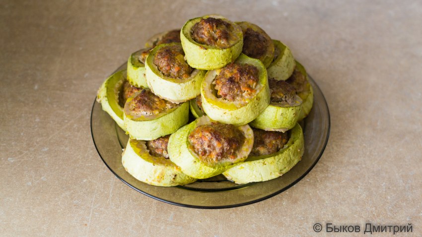 Кабачки фаршированные с булгуром и фаршем