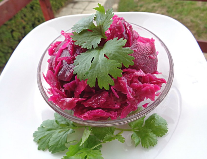 Капуста по-армянски со свеклой