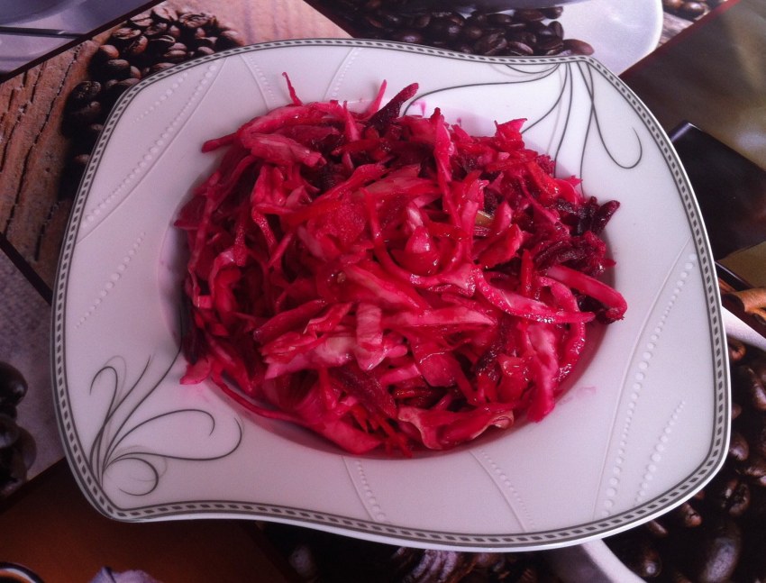 Квашеная красная капуста со свеклой