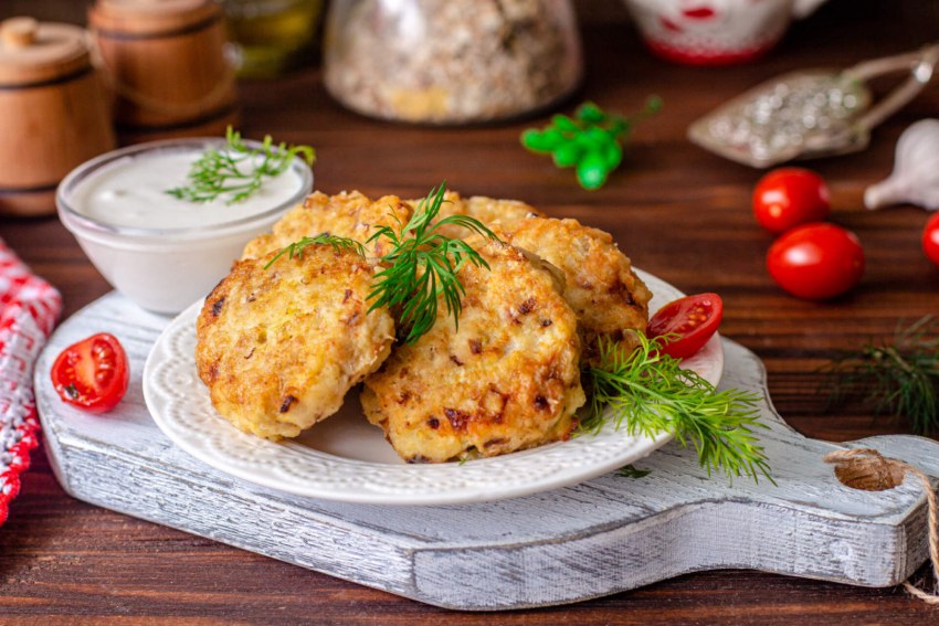 Котлеты с макаронами и майонезом