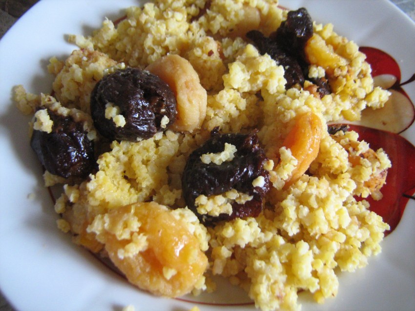 Рисовый пудинг с изюмом и курагой