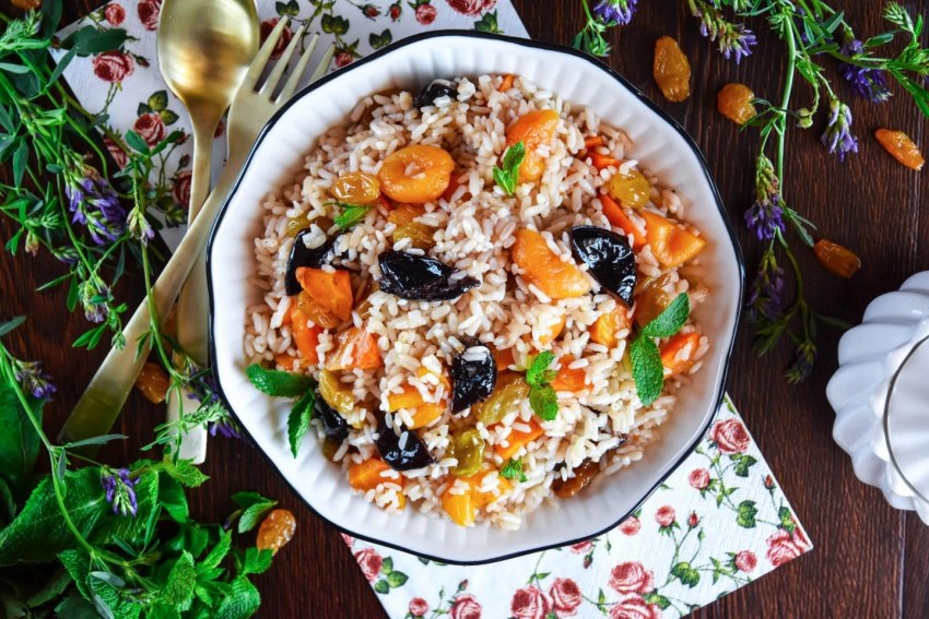 Плов с изюмом