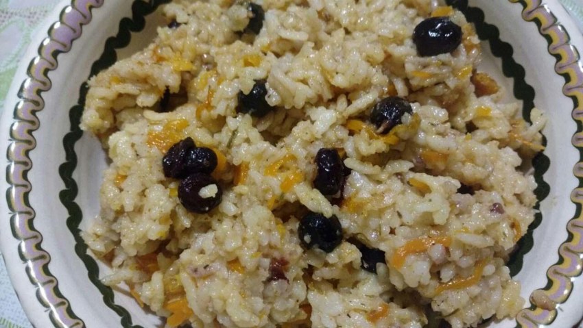 Плов с черносливом