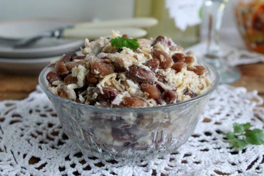 Салат я кинзой яйцом
