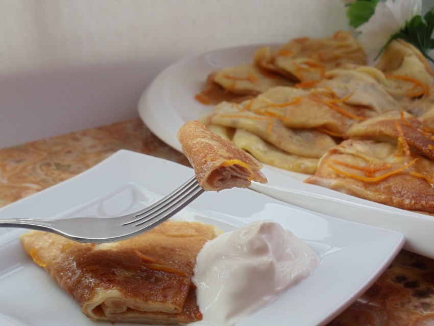 Блины с апельсиновым джемом