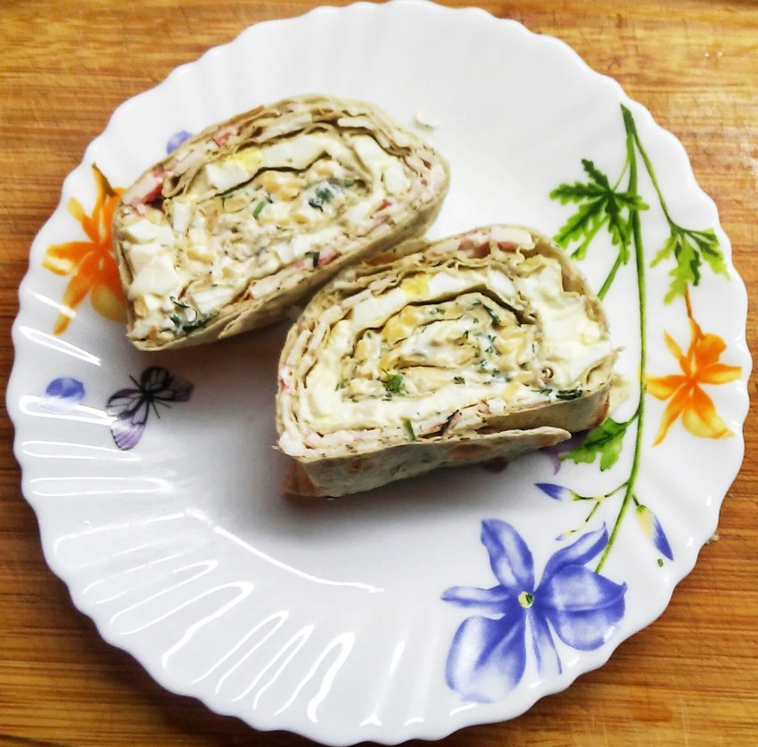 Закуска в лаваше с крабовыми палочками