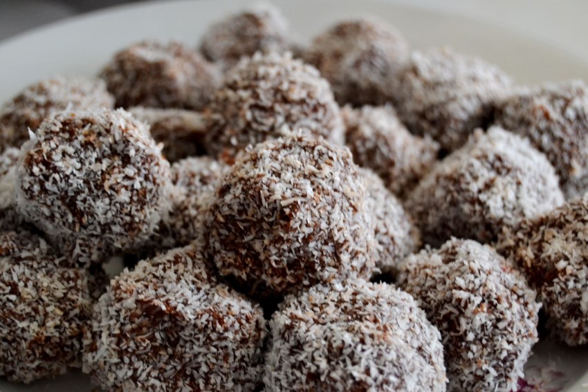 Конфеты с кокосовой стружкой
