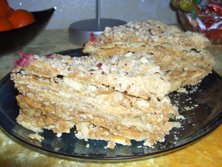 Торт слоеный со сгущенкой