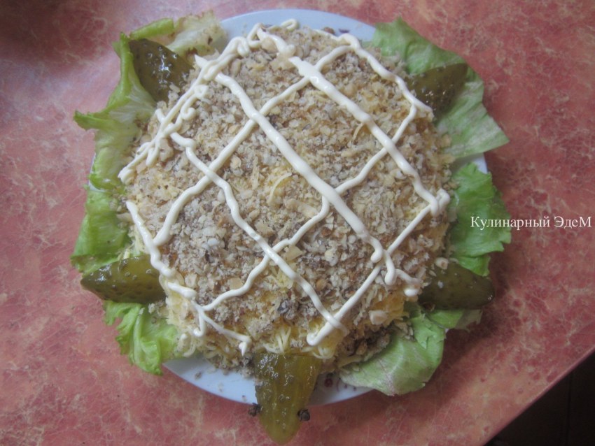 Юлия Миняева салат из курицы с ананасами и черн