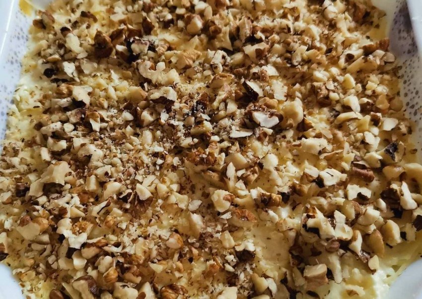 Салат с черносливом и курицей и грецкими орехами