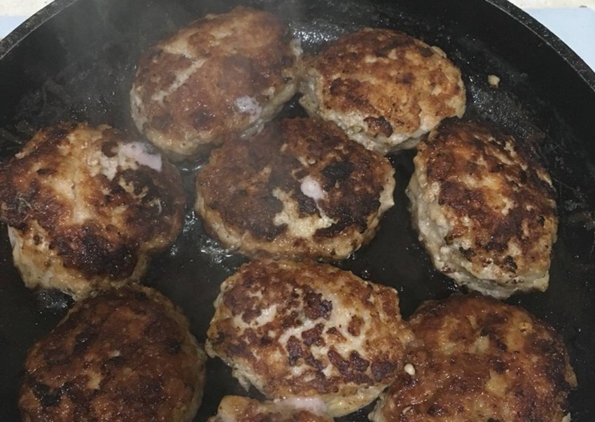 Котлеты из индюшиного фарша с геркулесом
