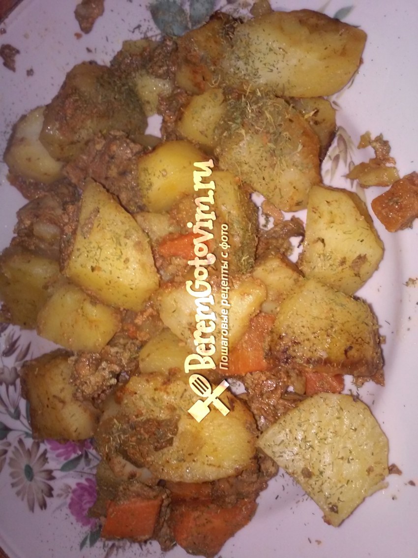 Картофель с розмарином и чесноком