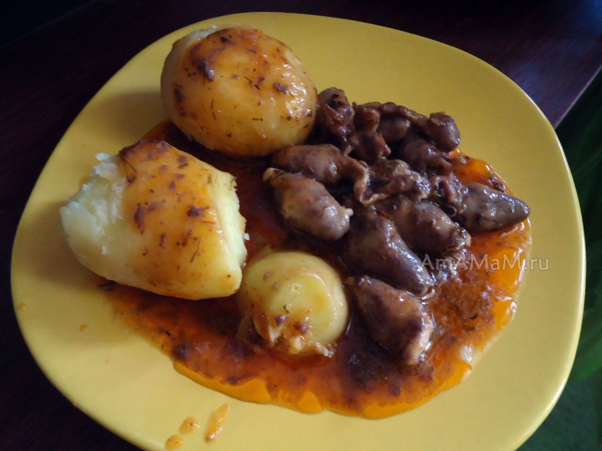 Куриные сердечки в мультиварке со сметаной и картошкой