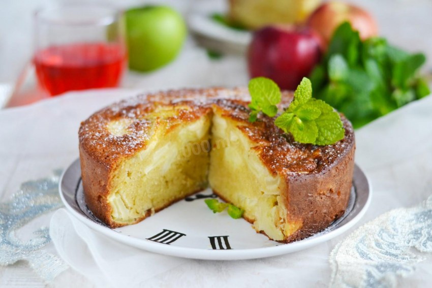 Заливной пирог с яблоками