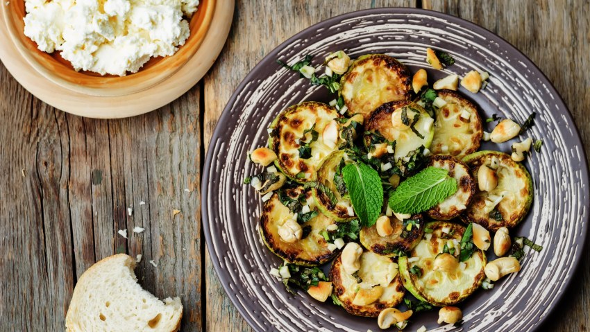 Лодочки из кабачков с курицей