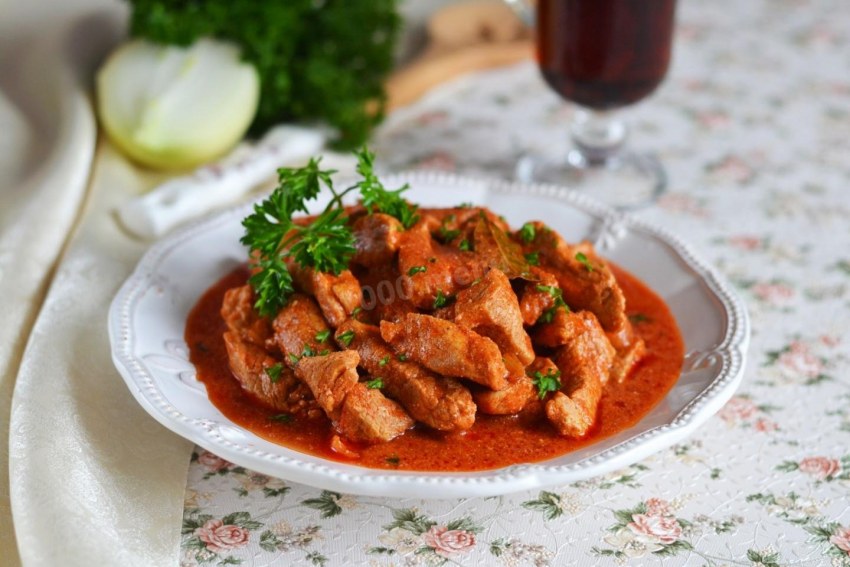 Гуляш куриный