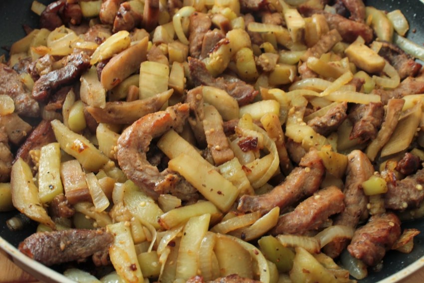 Поджарка мясная с овощами