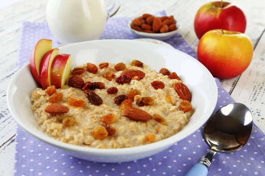 Овсянка с арахисовой пастой и бананом