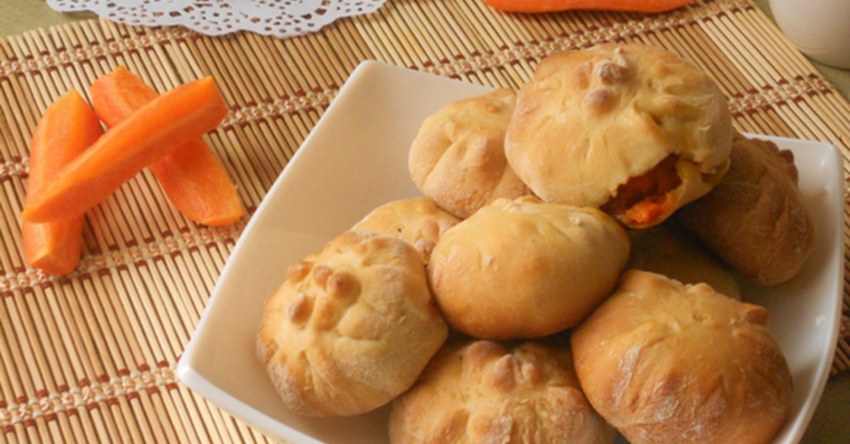 Булочка с морковкой
