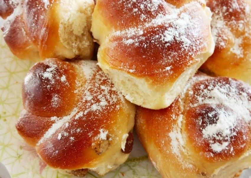 Булочки с орехами из дрожжевого