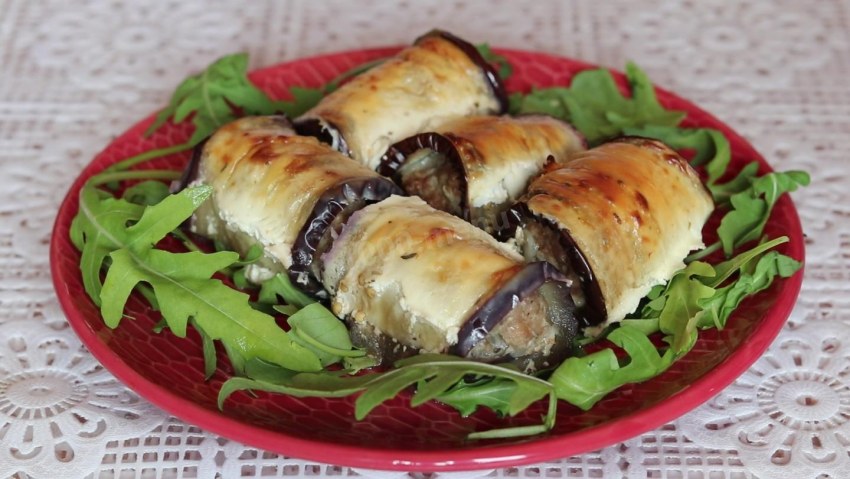 Рулетики из баклажанов с мясным фаршем