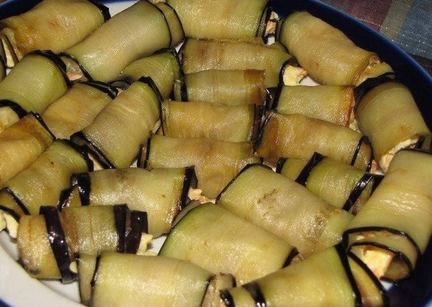 Рулеты из баклажанов и кабачков