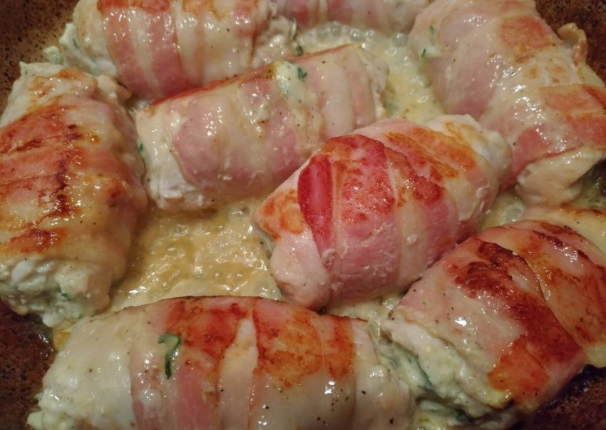 Куриный рулет с беконом и сыром