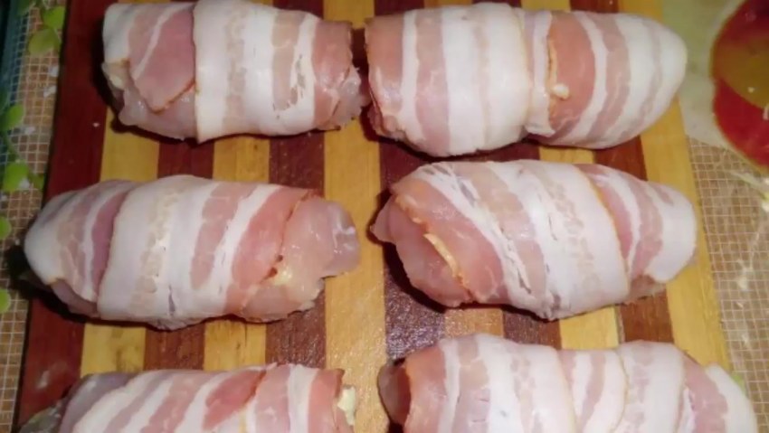 Рулетики из грудинки