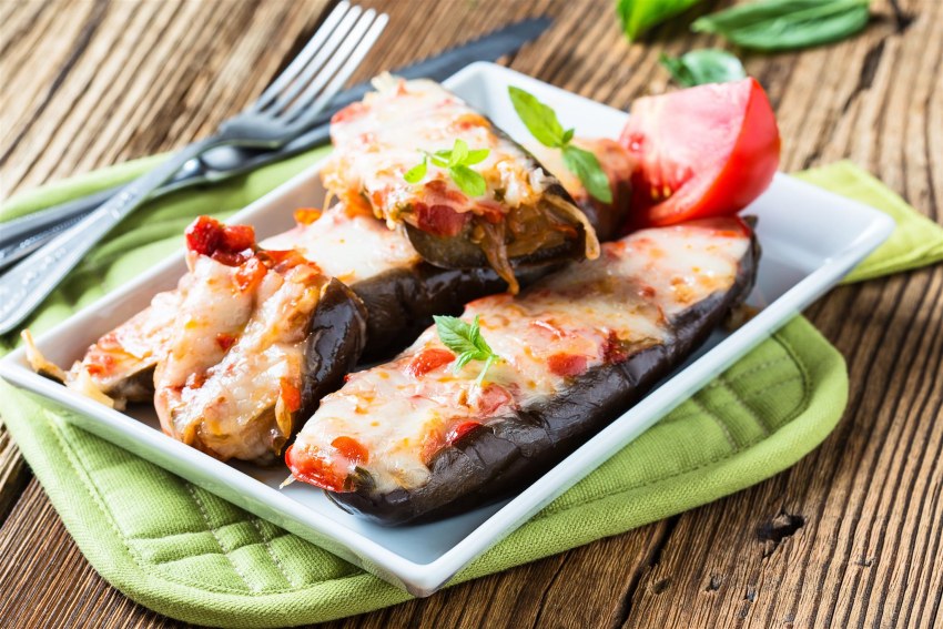 Баклажаны в духовке с сыром и чесноком