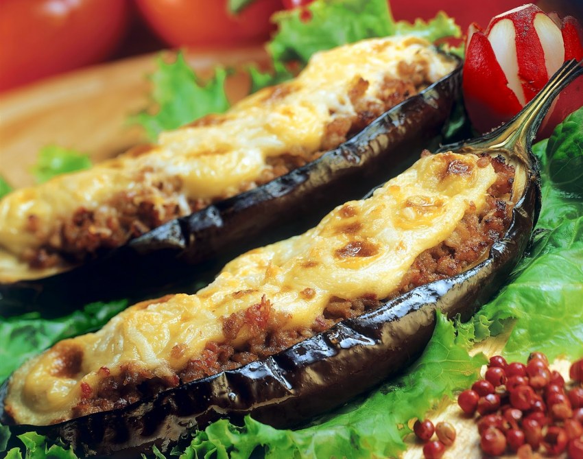 Фаршированные баклажаны лодочки