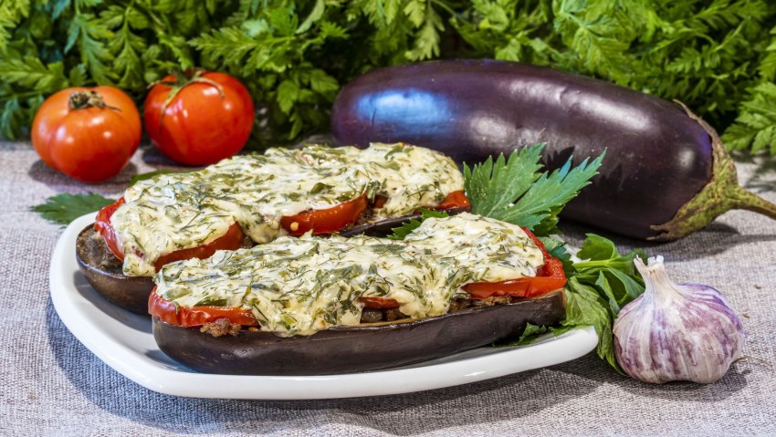 Эгине фаршированные баклажаны
