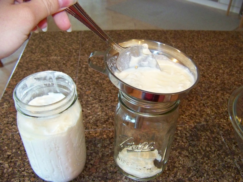 Приготовление кефира из молока