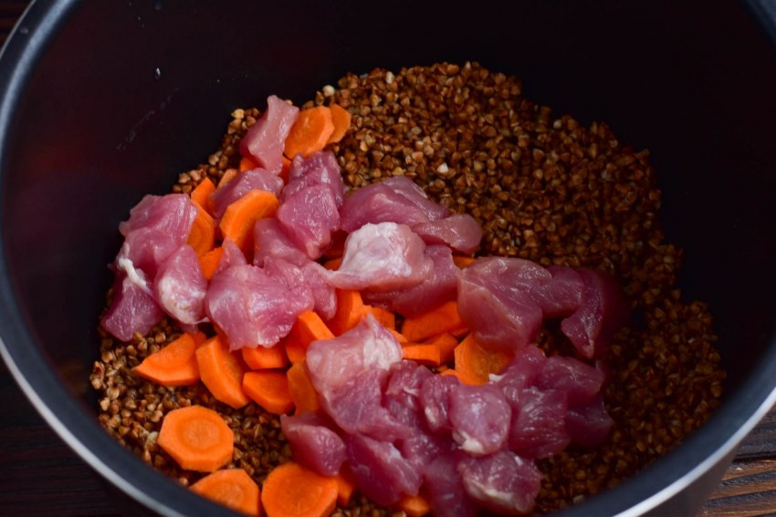 Свиная печень с гречкой