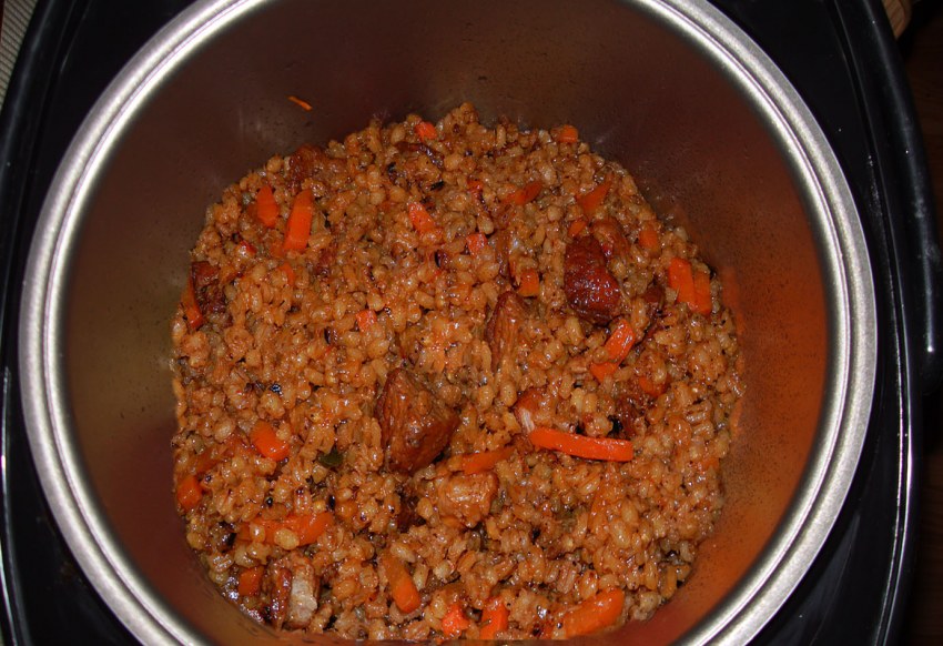 Гречка по-купечески с говядиной и грибами